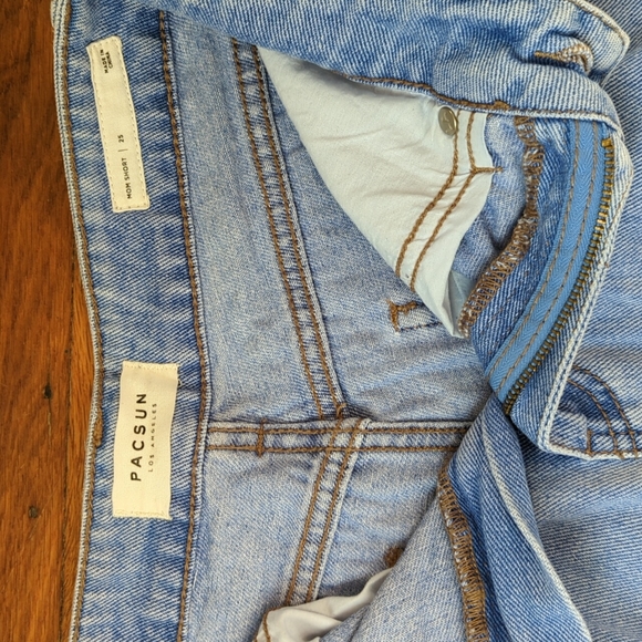 Pacsun Mom Shorts - Picture 3 of 3